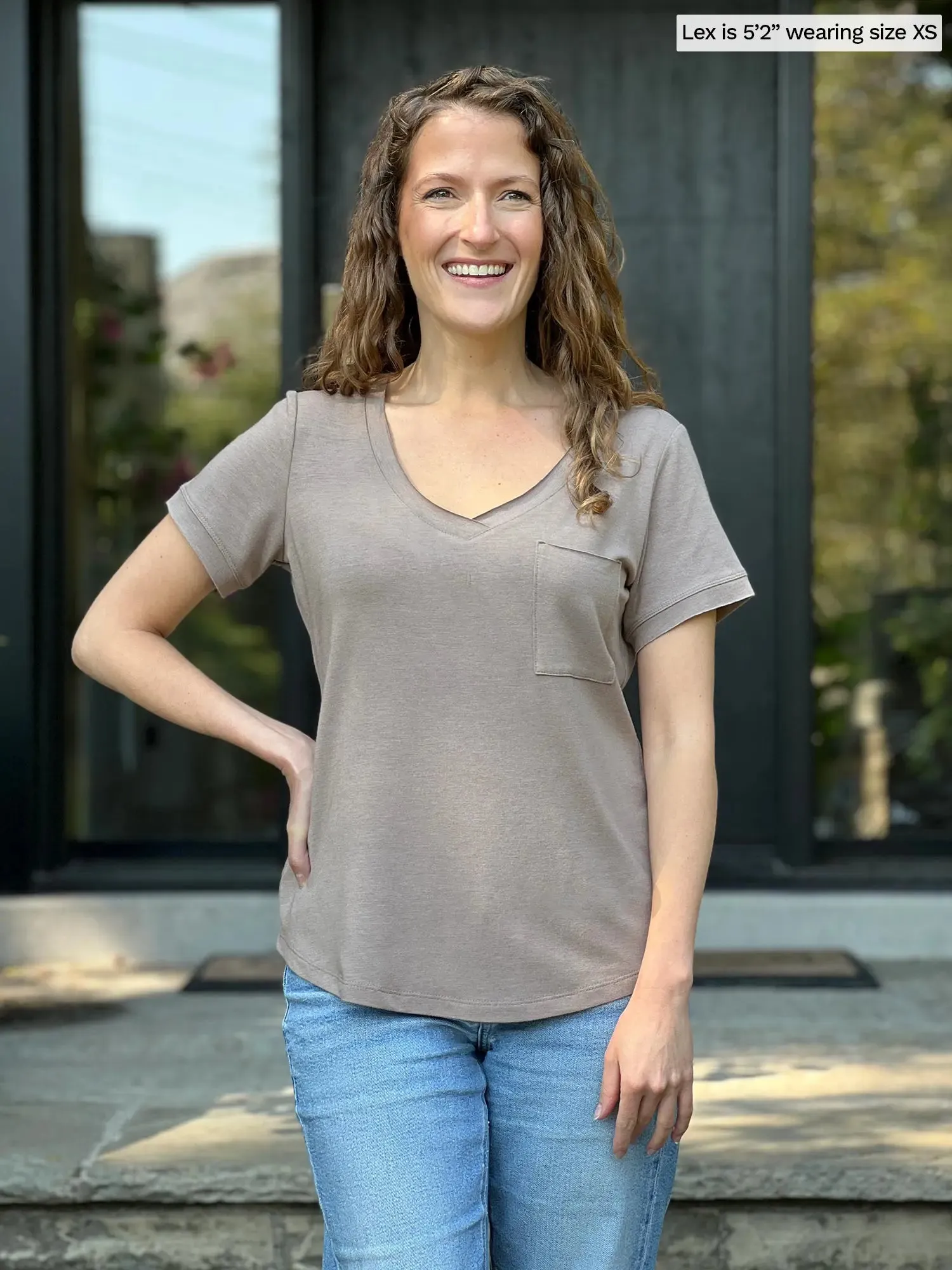 Lex v-neck pocket tee